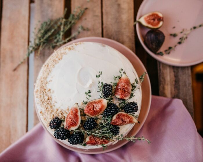 Лятна свежест на трапезата: Вкусни и леки веган торти с плодове